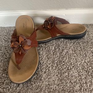 Clarks woman’s sandals size 7